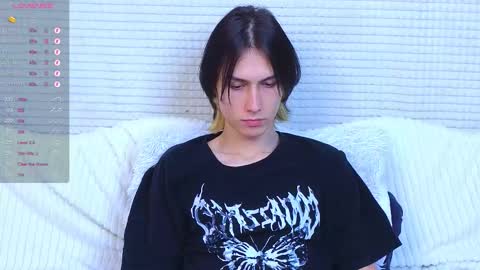 Mark online show from October 3, 2025, 4:04 pm