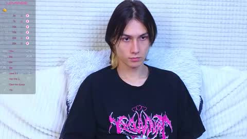 Mark online show from October 6, 2025, 3:20 pm