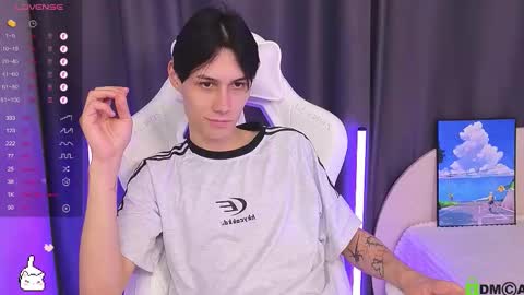 Mark online show from November 1, 2025, 5:48 pm