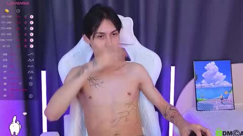 Mark online show from November 21, 2025, 8:18 pm