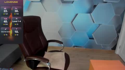 Steve online show from November 28, 2025, 8:17 am