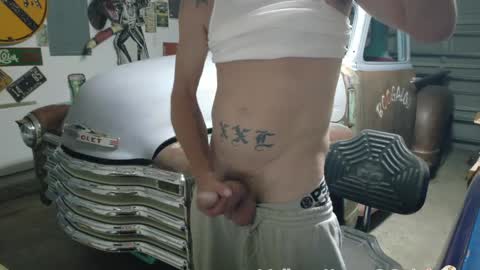 hard_knoxx1 online show from April 15, 2026, 3:46 am