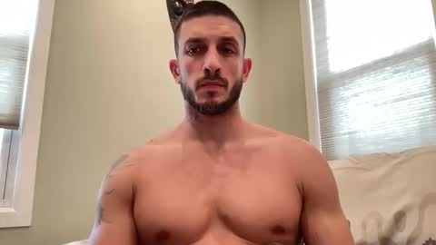 hard_runner_ online show from November 19, 2025, 4:40 pm