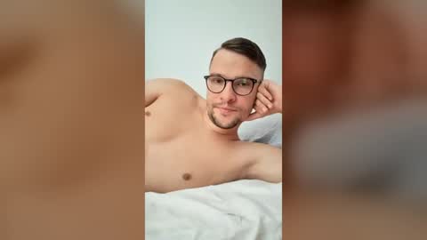 Snapshot of hardboylovemilfmoom chatting on July 26, 2026, 4:36 pm hardboylovemilfmoom online show from July 26, 2026, 4:36 pm
