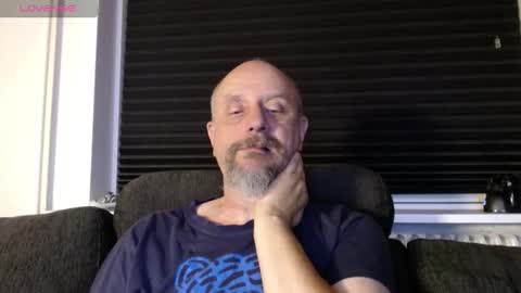 MrLazy online show from September 17, 2025, 12:23 am