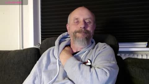 MrLazy online show from October 9, 2025, 7:01 pm