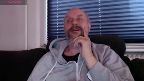 MrLazy online show from October 12, 2025, 7:07 am