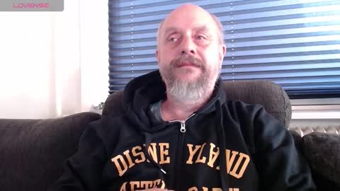 MrLazy online show from October 19, 2025, 2:50 pm