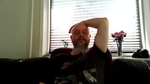 MrLazy online show from April 27, 2026, 11:30 am