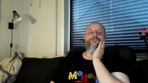 MrLazy online show from May 19, 2026, 6:36 pm