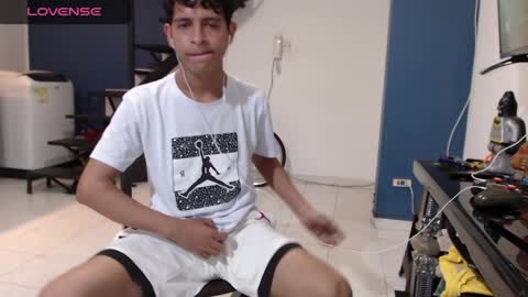 Andres Dean online show from February 26, 2025, 1:00 am