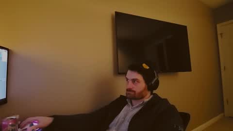 Snapshot of hardswtch chatting on December 16, 2024, 9:20 pm Tom online show from December 16, 2024, 9:20 pm