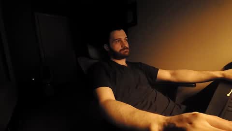 Snapshot of hardswtch chatting on September 11, 2025, 12:33 am Tom online show from September 11, 2025, 12:33 am