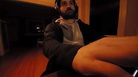 Snapshot of hardswtch chatting on October 26, 2025, 12:00 pm Tom online show from October 26, 2025, 12:00 pm