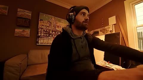 Snapshot of hardswtch chatting on November 21, 2025, 9:35 pm Tom online show from November 21, 2025, 9:35 pm