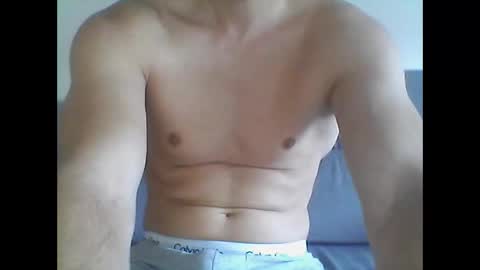 Snapshot of hardwanker75 chatting on September 29, 2025, 8:19 am hardwanker75 online show from September 29, 2025, 8:19 am