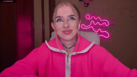 Julia online show from February 17, 2025, 5:14 am