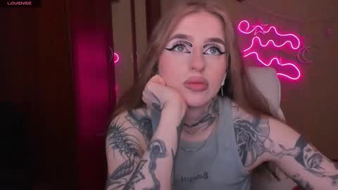 Julia online show from March 12, 2025, 5:46 am