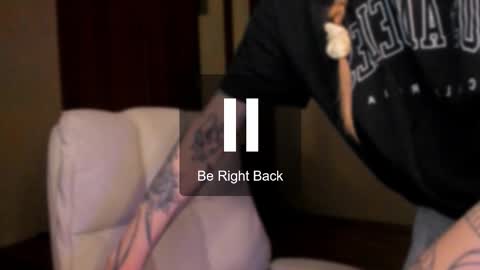 Julia online show from November 19, 2025, 6:02 am