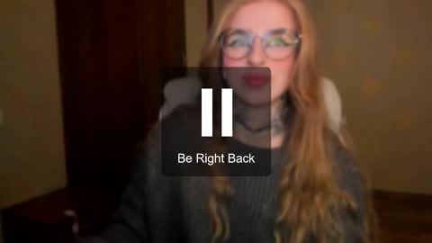 Julia online show from December 19, 2025, 5:36 am