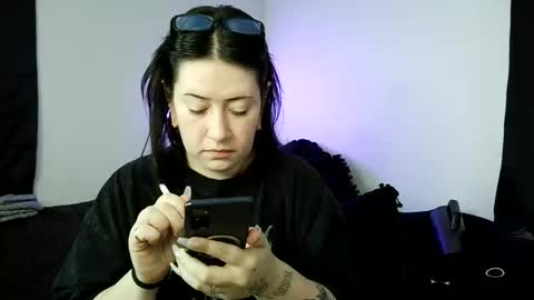 Harley Demon online show from April 17, 2026, 7:28 pm