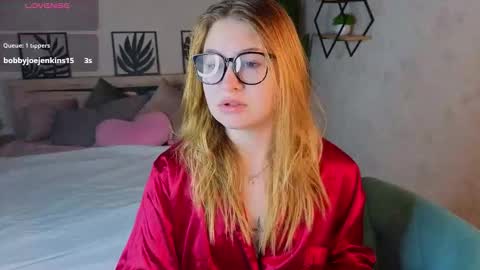 Christine online show from September 30, 2025, 1:32 am