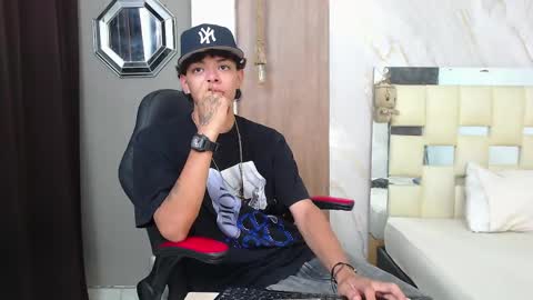 Snapshot of harry_jhonsonn chatting on May 2, 2026, 1:32 am Harry online show from May 2, 2026, 1:32 am