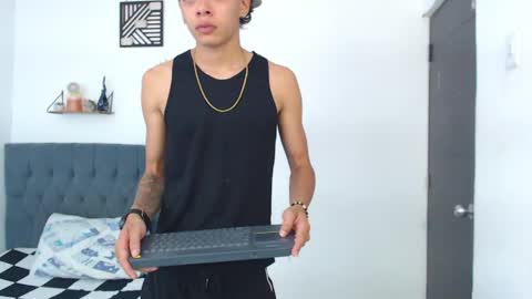 Snapshot of harry_jhonsonn chatting on May 22, 2026, 12:29 am Harry online show from May 22, 2026, 12:29 am