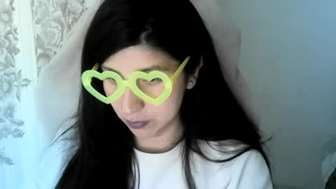 lady online show from October 10, 2025, 7:24 pm