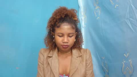 Snapshot of hasleyinah chatting on June 12, 2026, 10:58 am hasleyinah online show from June 12, 2026, 10:58 am