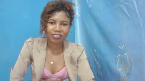 Snapshot of hasleyinah chatting on June 19, 2026, 7:28 pm hasleyinah online show from June 19, 2026, 7:28 pm
