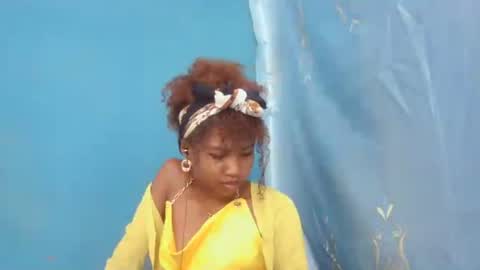 Snapshot of hasleyinah chatting on July 3, 2026, 7:04 am hasleyinah online show from July 3, 2026, 7:04 am