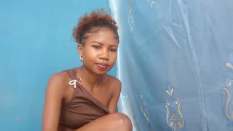 Snapshot of hasleyinah chatting on July 7, 2026, 7:23 am hasleyinah online show from July 7, 2026, 7:23 am