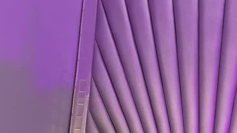 hatsajones online show from April 19, 2026, 4:17 pm