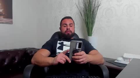 HayesWood online show from November 21, 2025, 5:50 am