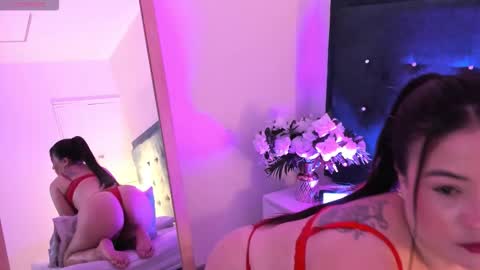 Hayley Collins online show from November 5, 2025, 11:43 am