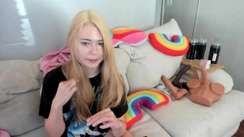 Hayley online show from April 18, 2026, 7:58 pm