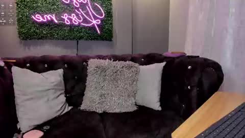 Snapshot of haze_vibes chatting on July 26, 2026, 5:53 pm Maria online show from July 26, 2026, 5:53 pm