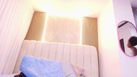 kataleya online show from April 18, 2026, 7:18 pm