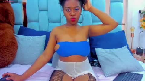 hazel_lanee online show from March 15, 2026, 11:00 pm