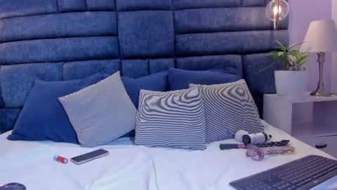 hazel_lanee online show from July 16, 2026, 6:19 am