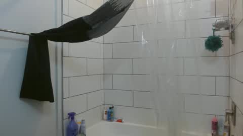 Hazel online show from September 28, 2025, 6:57 pm