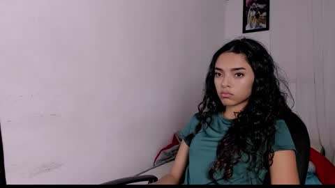 hazel_slim_ online show from March 1, 2026, 6:43 pm