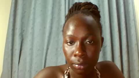 hazel_tess online show from November 18, 2025, 3:16 pm
