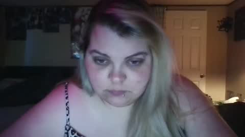 Hazeleyez97 online show from September 13, 2025, 5:57 pm