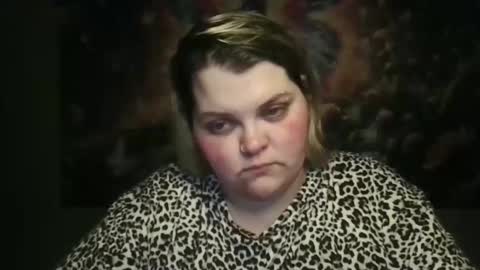 Hazeleyez97 online show from November 8, 2025, 8:14 am