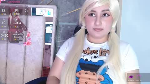 hazumi_tsu online show from May 16, 2026, 8:07 pm