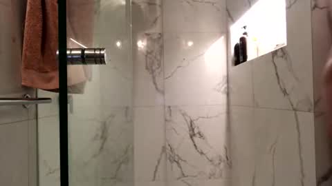 h babe online show from September 28, 2025, 6:35 pm