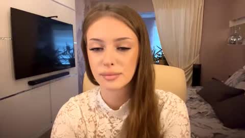 Mona online show from November 11, 2025, 9:09 am