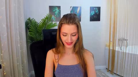 heartedlove_1 online show from February 9, 2025, 5:33 pm